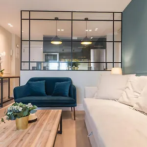 Comfort & Style In Madrid!!! 3bd 2bth+terrace Apartment